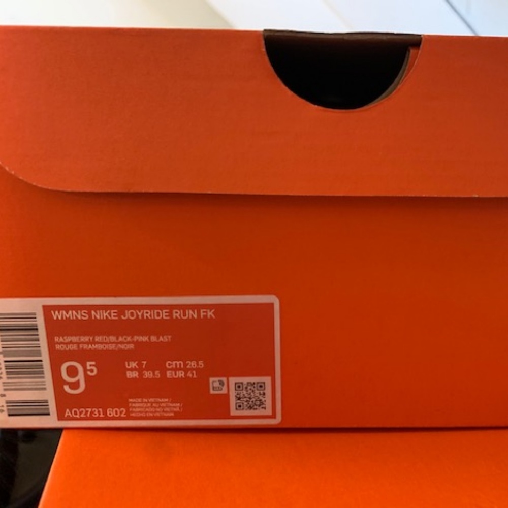 NIKE JOYRIDE FUN Rasberry Red Black-Pink Blast - Picture 2 of 2